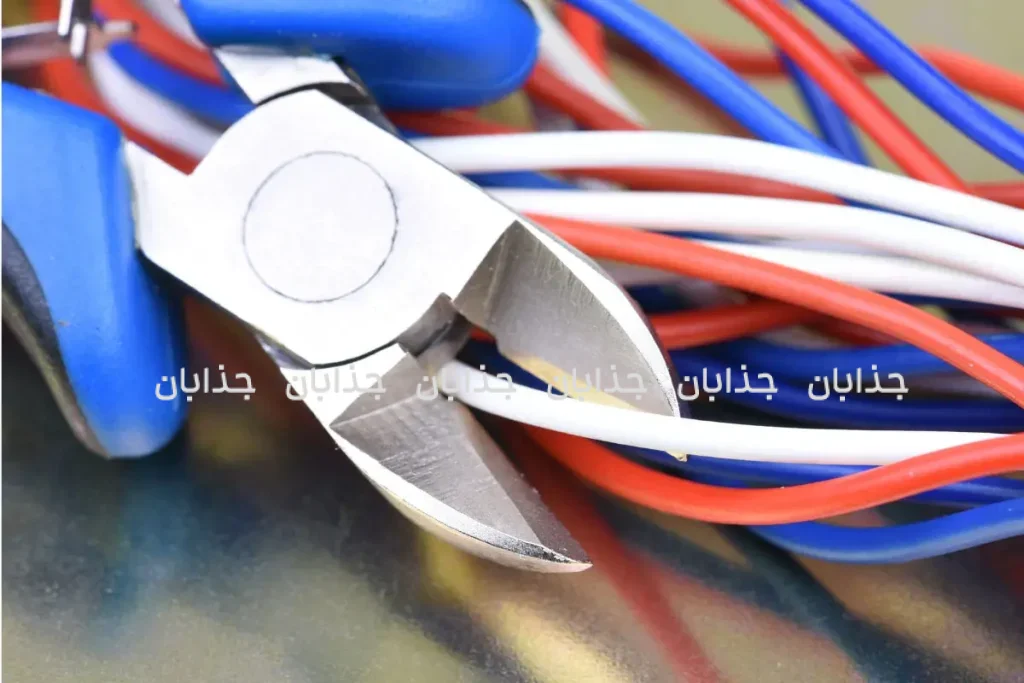 وسایل ضروری برق‌کاری که هر برق‌کار حرفه‌ای باید داشته باشد